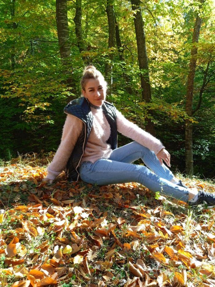 Ea este Ionelia, femeia din Năneşti înjunghiată de soţ din cauza geloziei extreme. Cei doi copii ai lor au rămas acum în grija rudelor 852671