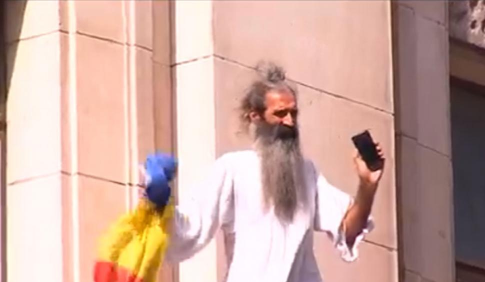 Jandarmeria, despre protestele de la Ministerul Sănătăţii: "Organizatorul a îndemnat participanții să pătrundă în clădirii" 852683