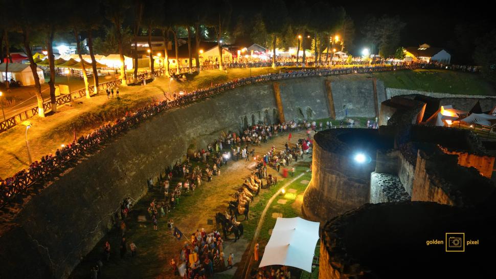 Festivalul Medieval de la Suceava și-a deschis porțile: Peste 500 de cavaleri, călăreți și artiști fac spectacol 852877