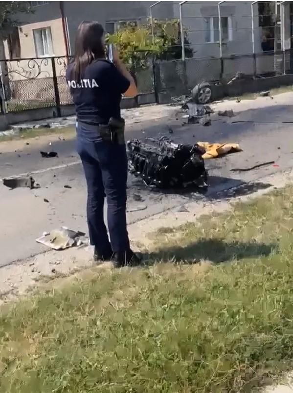 Motorul unui BMW a ajuns pe mijlocul drumului, după ce un tânăr, cu permisul de conducere suspendat, a pierdut controlul volanului 852858