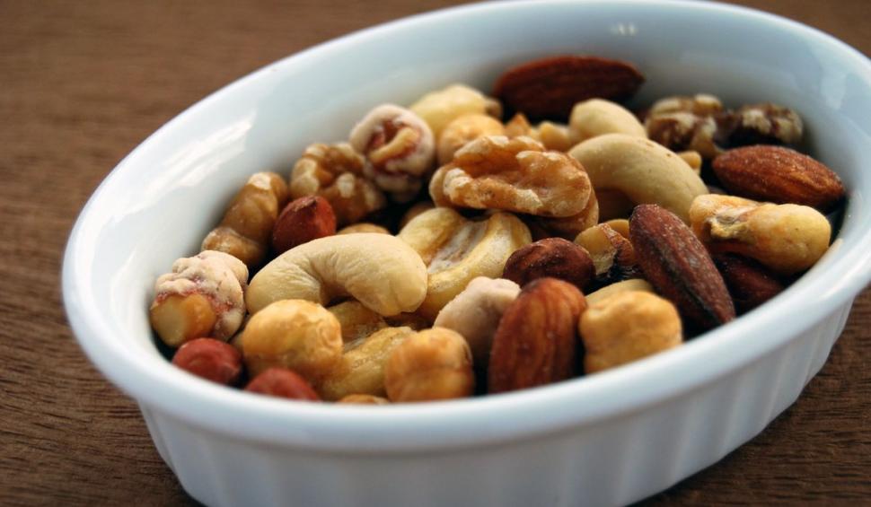 Alimentele care sunt combustibil pentru creier. Prof. dr. Vlad Ciurea: "Acţionează ca nişte spiriduși care deschid căile optimismului" 852943