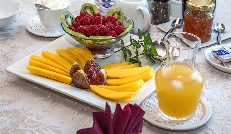 Alimentele care sunt combustibil pentru creier. Prof. dr. Vlad Ciurea: "Acţionează ca nişte spiriduși care deschid căile optimismului" 852952