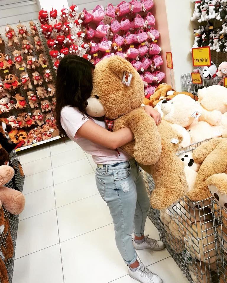 Ei sunt Andrei şi Roberta, cei doi tineri ucişi de şoferul drogat în accidentul din Vama Veche. Fata era bursieră la Geografie 853199