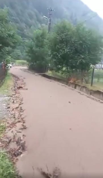 Imaginile dezastrului provocat de inundații în Bistrița-Năsăud. Apele distrug tot ce întâlnesc în cale 853241