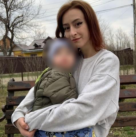 "N-am vrut să le fac nimic rău!" | O mamă s-a aruncat împreună cu cei doi copii de la etajul unui motel din Botoşani. Unul dintre copii a murit 853285