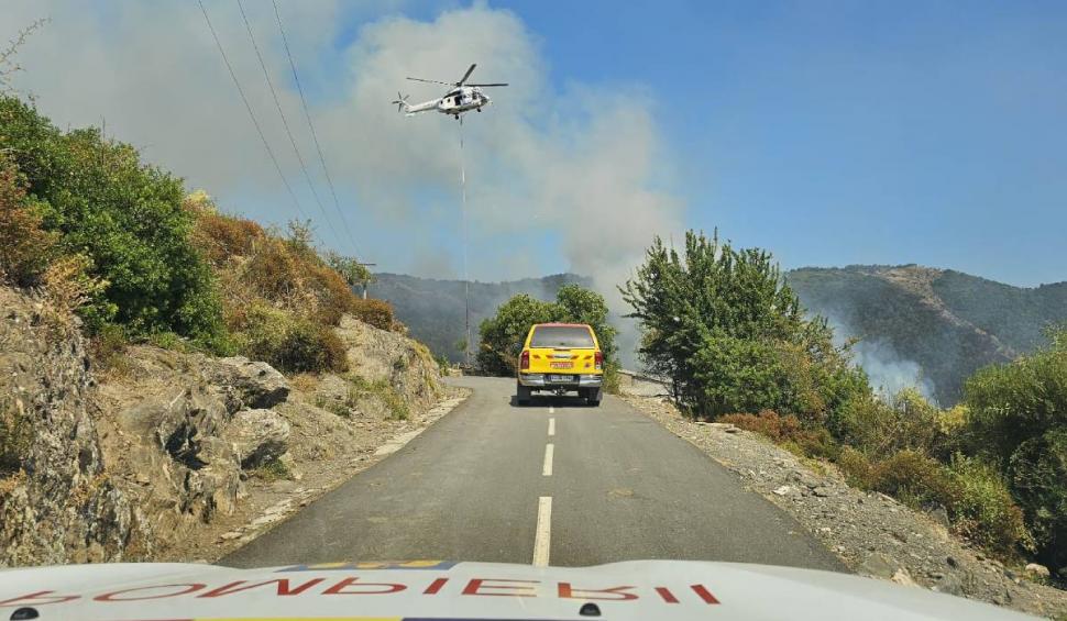 Pompierii români participă la prima misiune, în insula Corsica. Riscul apariției incendiilor de pădure este unul ridicat 853407