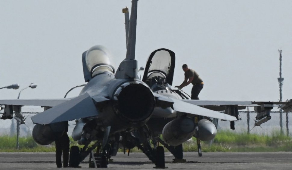 "Ucraina nu mai are decât opțiunea continuării războiului cu Rusia!" | Reacția Moscovei la anunțul că Olanda și Danemarca trimit Kievului avioane F-16