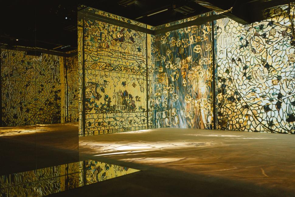 Imagini spectaculoase de la primul muzeu imersiv din România, gata să îşi primească vizitatorii în acest weekend la Bucureşti 853868