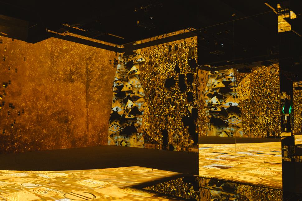 Imagini spectaculoase de la primul muzeu imersiv din România, gata să îşi primească vizitatorii în acest weekend la Bucureşti 853870