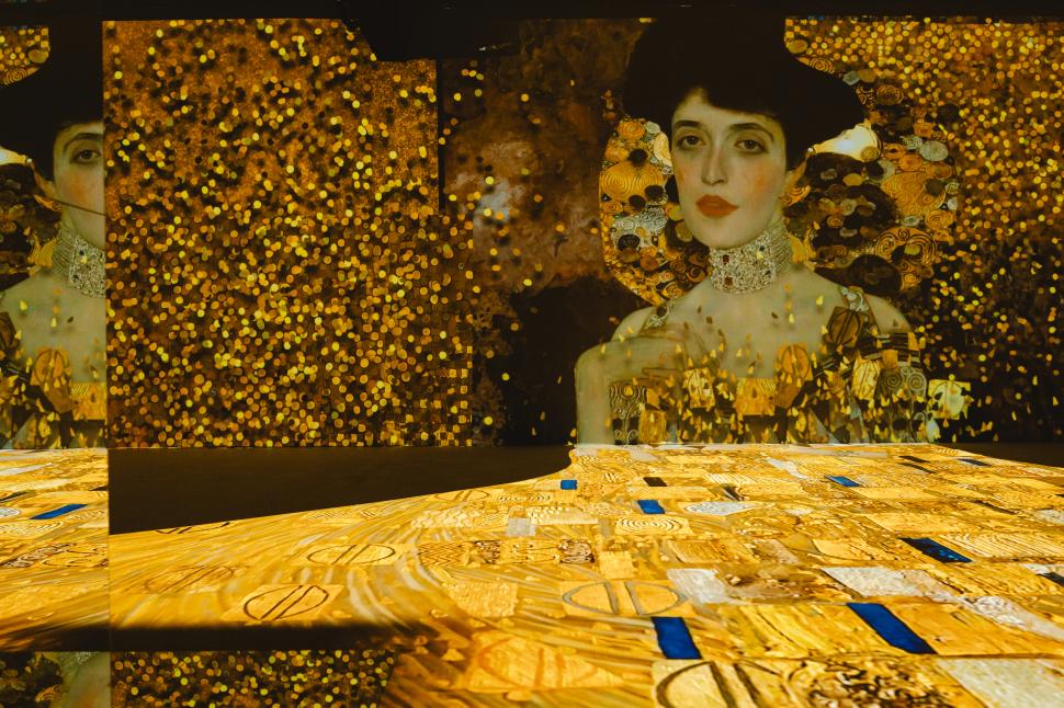 Imagini spectaculoase de la primul muzeu imersiv din România, gata să îşi primească vizitatorii în acest weekend la Bucureşti 853871