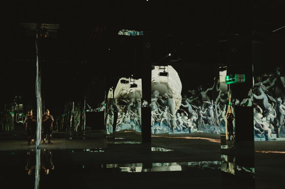 Imagini spectaculoase de la primul muzeu imersiv din România, gata să îşi primească vizitatorii în acest weekend la Bucureşti 853894