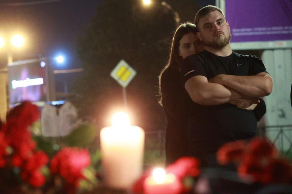 Flori și lumânări pentru Evgheni Prigojin. Sute de oameni i-au adus un ultim omagiu șefului grupării Wagner 853996