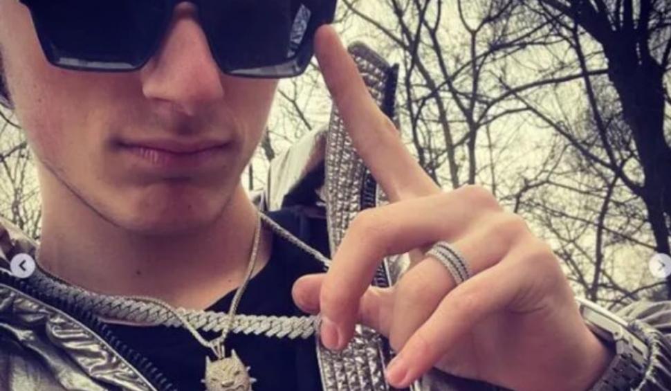 Imagini scandaloase cu Vlad Pascu în Vama Veche, cu puţin timp înainte de a produce accidentul care a luat viaţa a doi tineri 854175