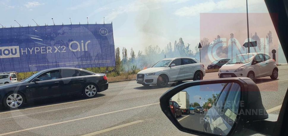 Incendiu în București, pe Fabrica de Glucoză, la ieșirea de pe Autostrada A3, la un pas de mașinile de pe șosea 854090