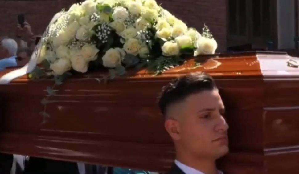 "Grazie, Toto!": Scene emoţionante la înmormântarea cântăreţului Toto Cutugno 854164