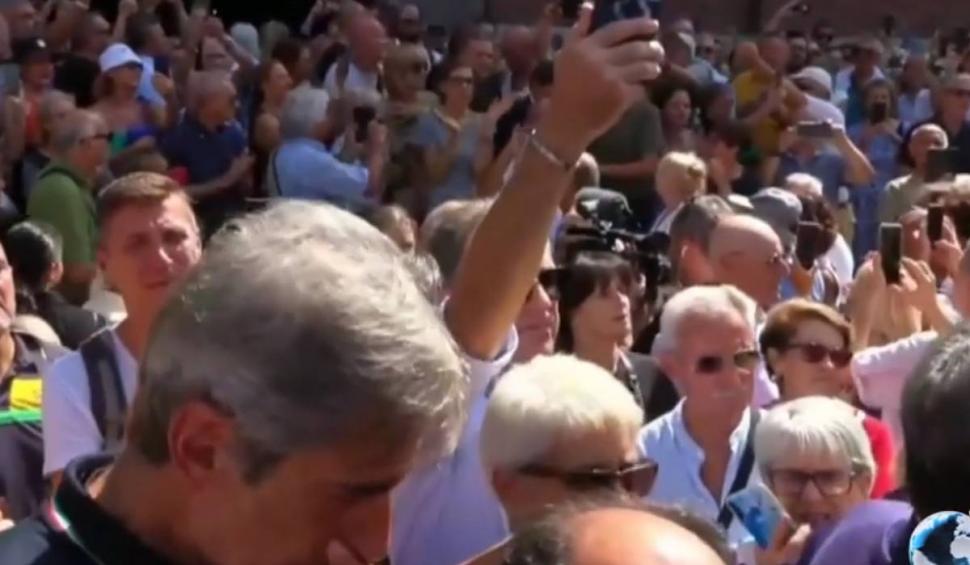 "Grazie, Toto!": Scene emoţionante la înmormântarea cântăreţului Toto Cutugno 854165