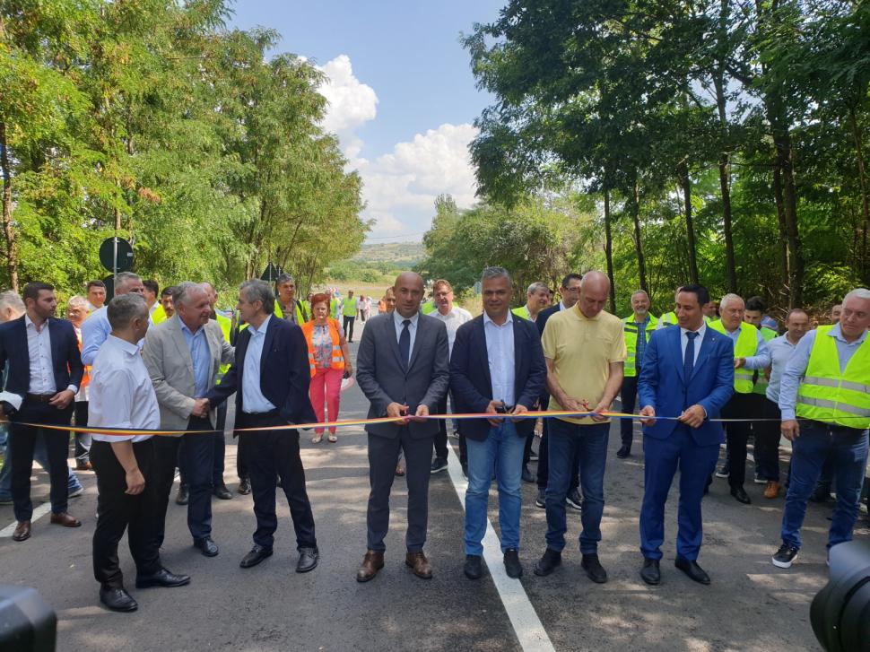 "Drumul de sub Munte" a fost inaugurat! Va contribui la fluidizarea traficului din zona DN1 Sibiu – Brașov 854392