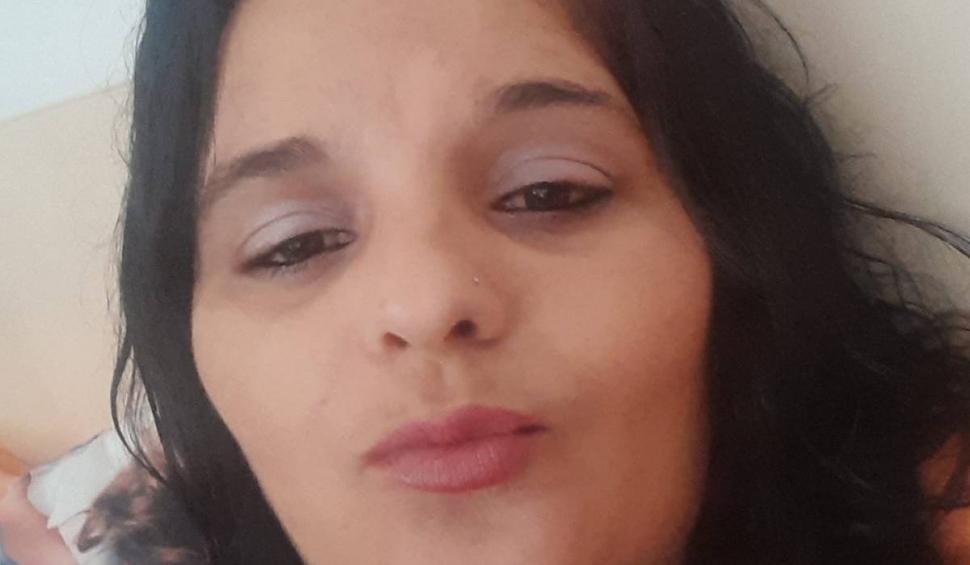 "Se vede că unul e mort în casă" | Vecinii au dat alarma în cazul crimei din Turda, unde Roxana a fost înjunghiată de iubit, apoi bărbatul şi-a luat viaţa 854317