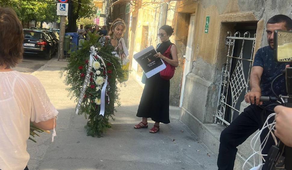 "Nu am aer!" | A început "Marșul pentru Alexandra". Zeci de oameni au ieșit revoltați în stradă 854508