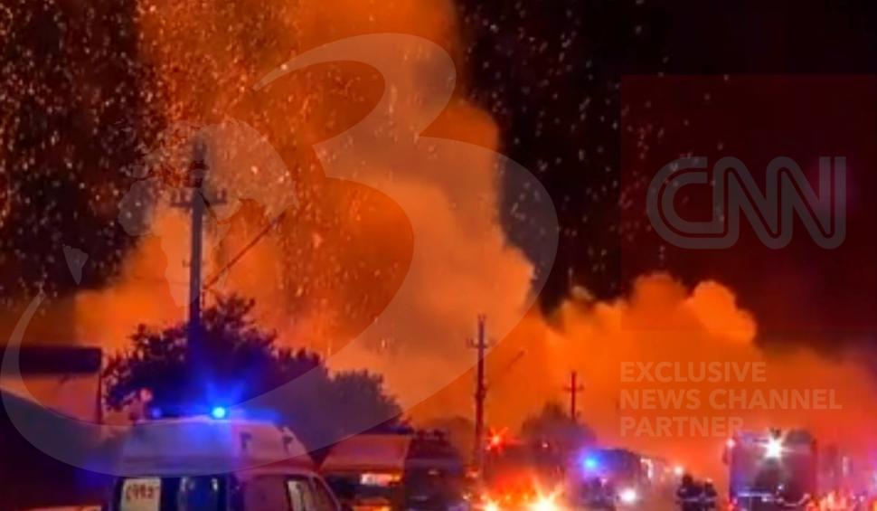 A treia explozie, la stația GPL din Crevedia, surprinsă de camerele Antena 3 CNN, în mijlocul salvatorilor 854554