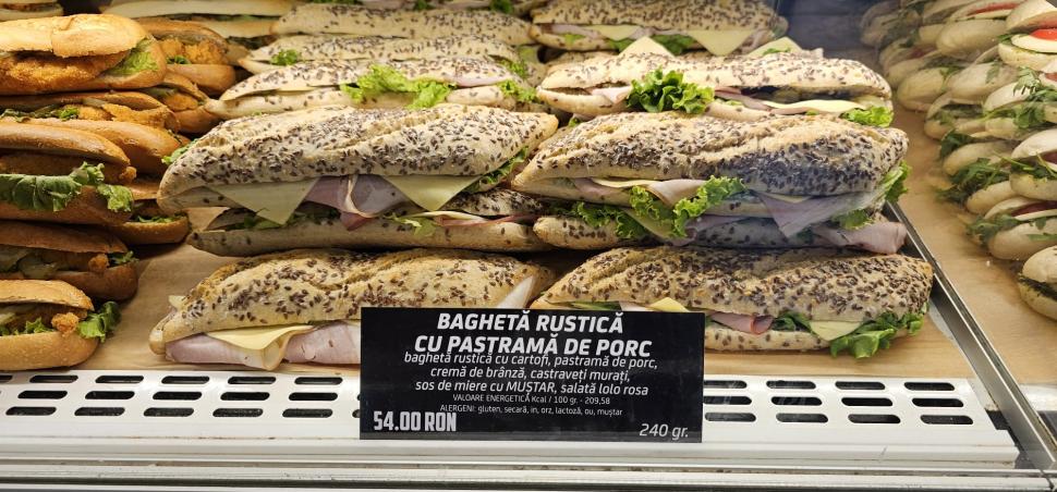 Un turist a făcut publică lista de prețuri la mâncare din Aeroportul Otopeni: "Este exagerat!" 854535