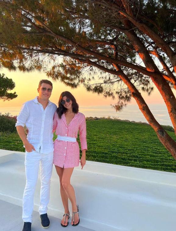 Fiica lui Mircea Geoană, Ana-Maria, a avut o nuntă ca-n povești. S-a măritat cu Garrett Cayton în Veneţia 854856