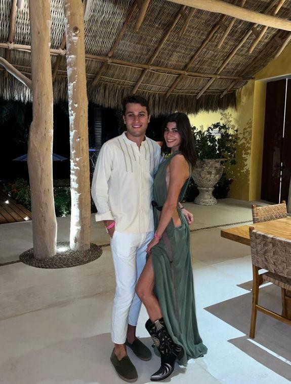 Fiica lui Mircea Geoană, Ana-Maria, a avut o nuntă ca-n povești. S-a măritat cu Garrett Cayton în Veneţia 854861