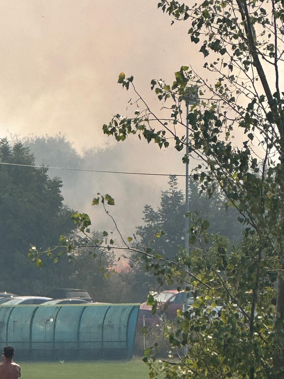 Incendiu de proporții lângă Penitenciarul Jilava | Degajări mari de fum 854796