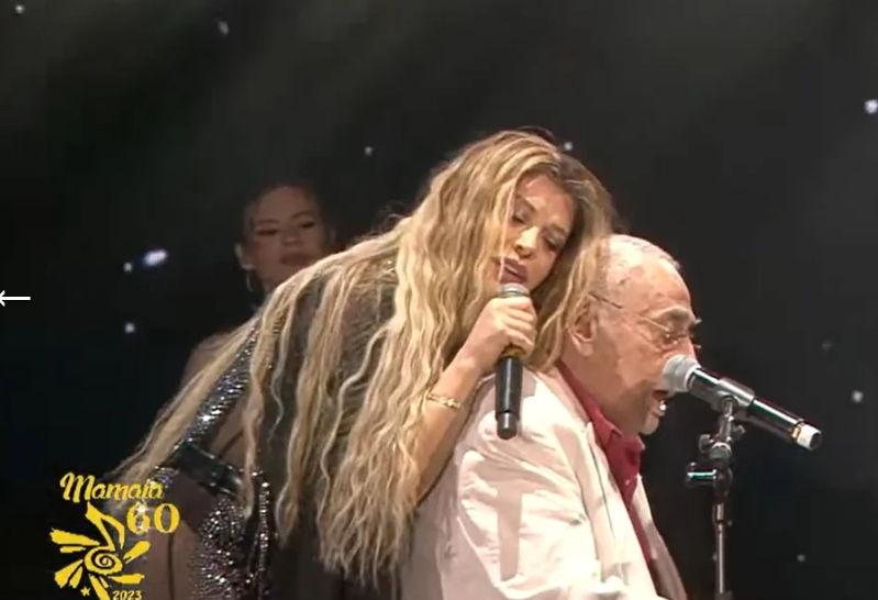 Loredana, moment emoţionant la Festivalul Mamaia! A îngenuncheat lângă Horia Moculescu și i-a sărutat picioarele 854833