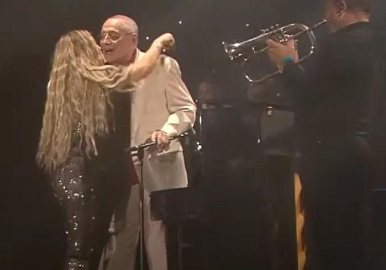 Loredana, moment emoţionant la Festivalul Mamaia! A îngenuncheat lângă Horia Moculescu și i-a sărutat picioarele 854834