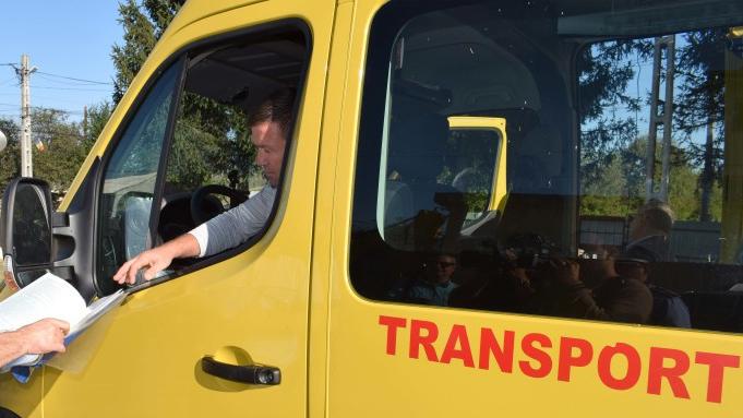Un microbuz românesc a fost blocat de poliție în Germania. Pasagerii au fost lăsați pe jos cu tot cu bagaje