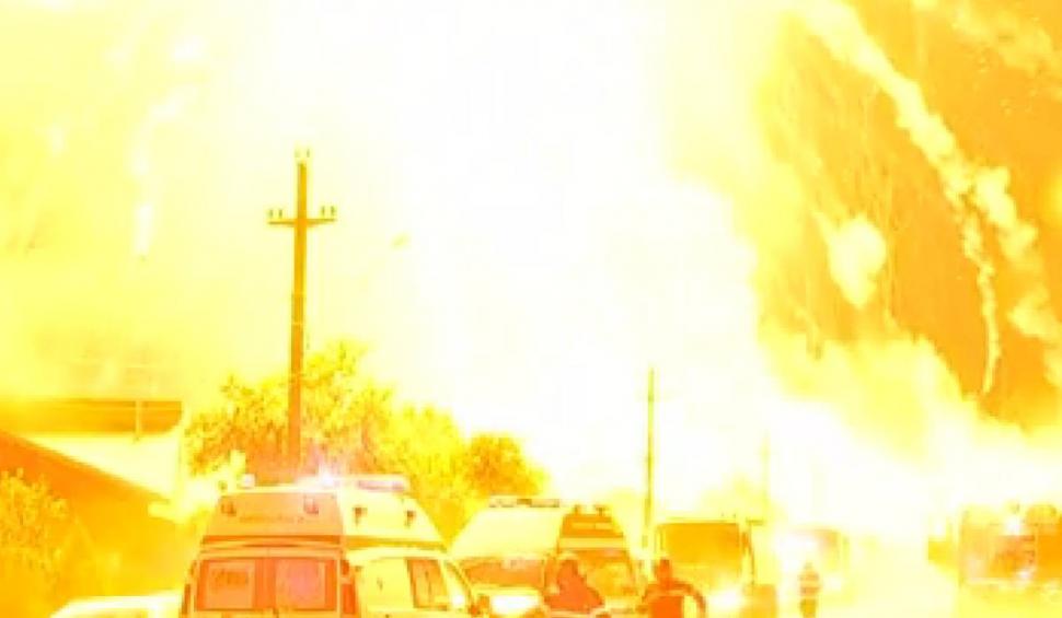 Victimele exploziei din Crevedia se luptă să trăiască. Doi pompieri grav răniți nu au putut fi transferați în străinătate  854718