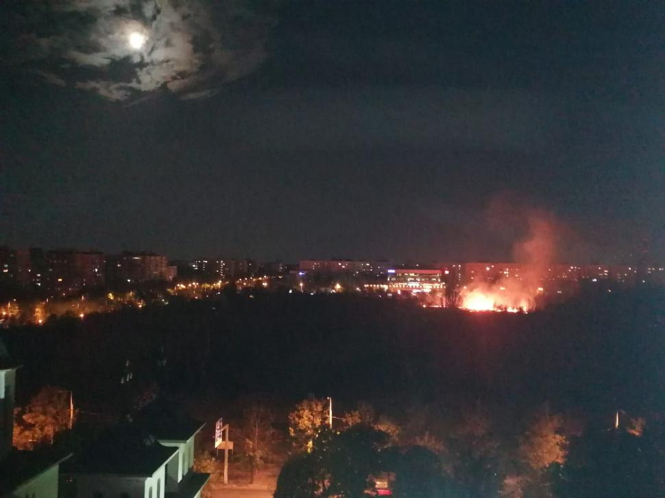 Incendiu uriaş în Parcul IOR din Bucureşti. Intervenţie de urgenţă | Fumul a ajuns în mai multe zone ale Capitalei 855200