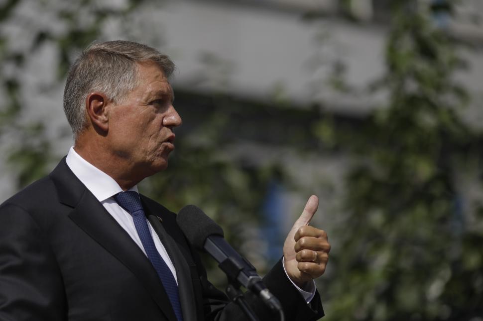 Klaus Iohannis, în vizită la Spitalul Floreasca, unde sunt internate victime de la Crevedia: "Cei vinovaţi să primească pedepse exemplare" 855126