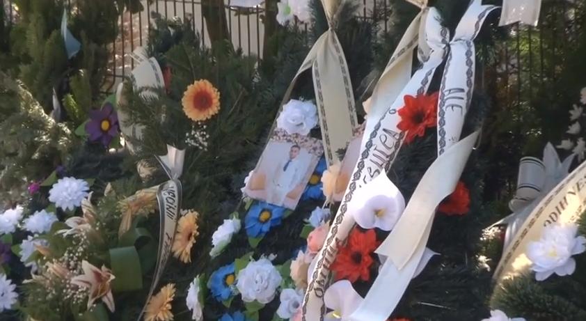 Tinerii spulberaţi de şoferul băut în Alba, conduşi astăzi pe ultimul drum | Familiile îndurerate cer să se facă dreptate  855059