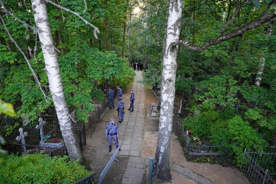 Evgheni Prigojin a fost înmormântat într-un cimitir mic şi retras de lângă Sankt Petersburg 855253