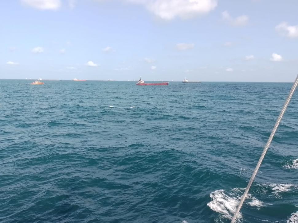 Navă în pericol de scufundare în rada exterioară a Portului Constanța | Sunt opt persoane la bord 855376