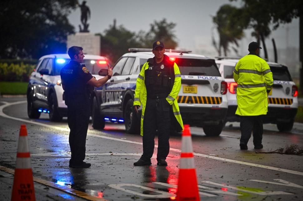 Uraganul Idalia a lovit Florida, cu rafale de vânt de peste 170 km/h. Sute de zboruri au fost anulate 855362