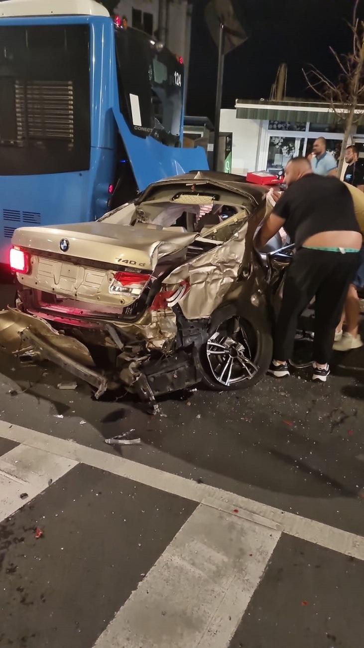 Accident grav în Sibiu, între două autobuze şi un autoturism. Trei persoane au fost rănite 855784