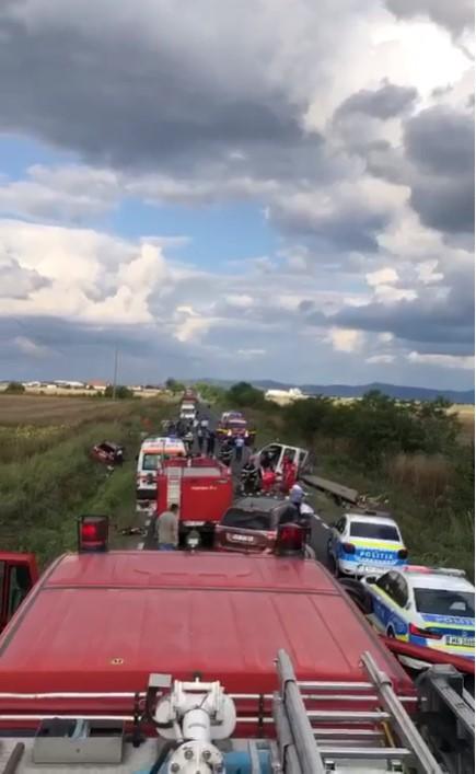 Accident cumplit la Horia, în apropiere de Arad. O persoană a murit, iar alte şapte sunt rănite 855689
