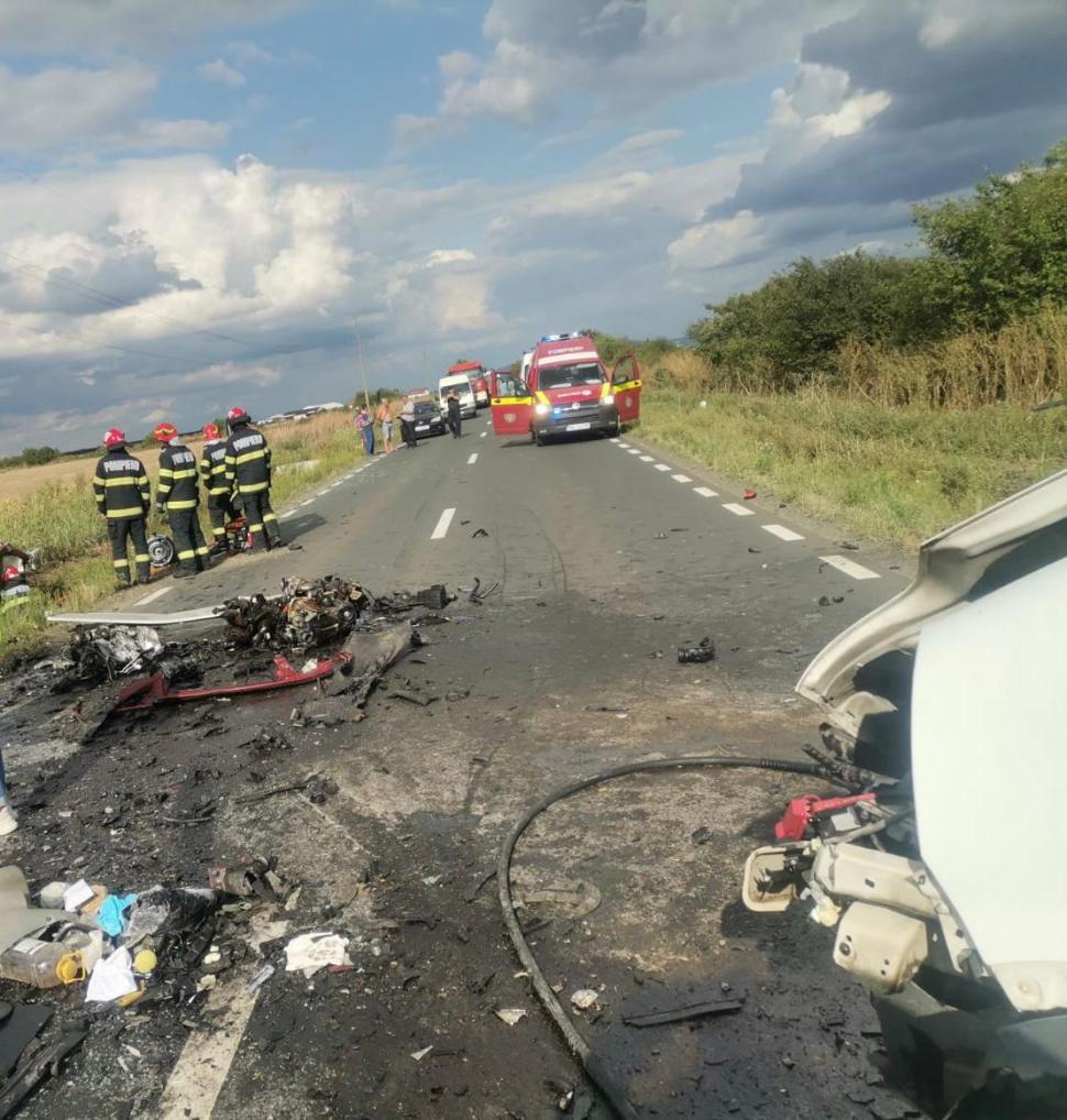 Accident cumplit la Horia, în apropiere de Arad. O persoană a murit, iar alte şapte sunt rănite 855691