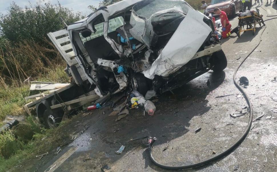Accident cumplit la Horia, în apropiere de Arad. O persoană a murit, iar alte şapte sunt rănite 855693