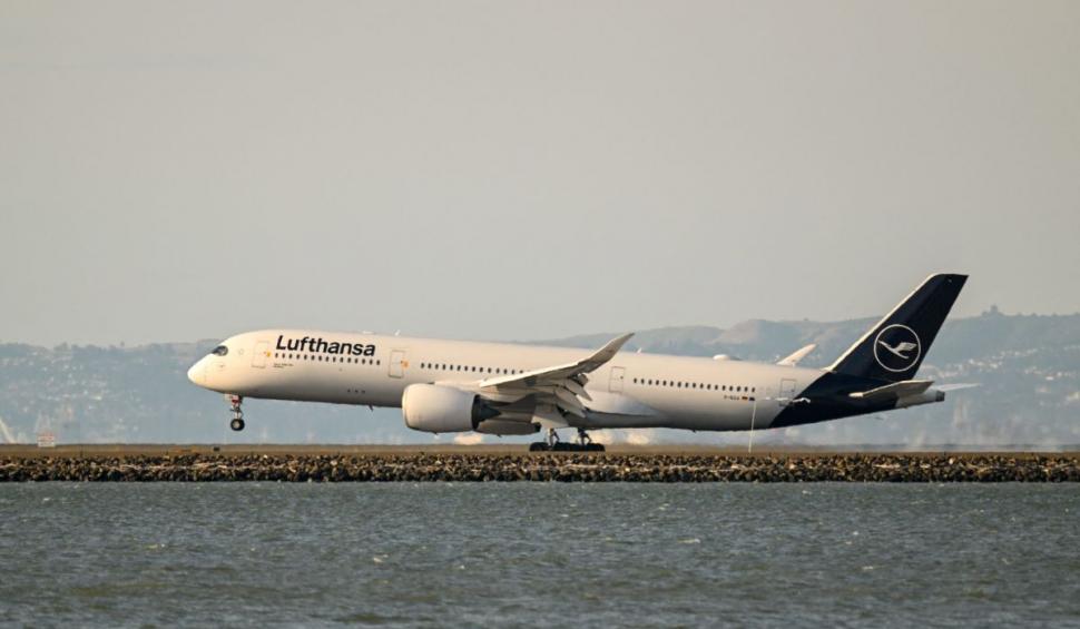 Un avion nu a putut decola din România pentru că pasagerii erau prea grei. 15 oameni au fost dați jos 855584