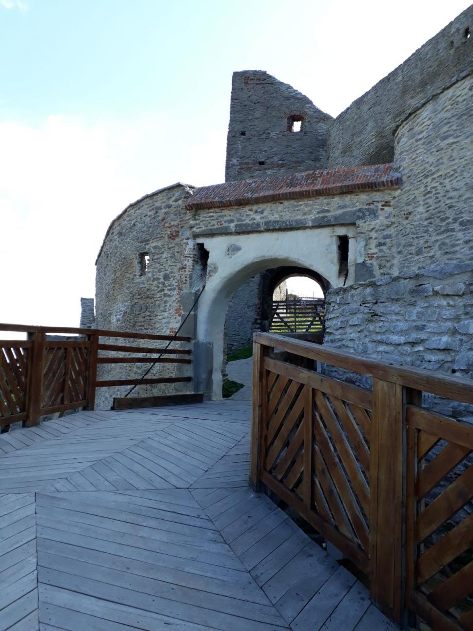 Cetatea construită pe un con vulcanic 855668