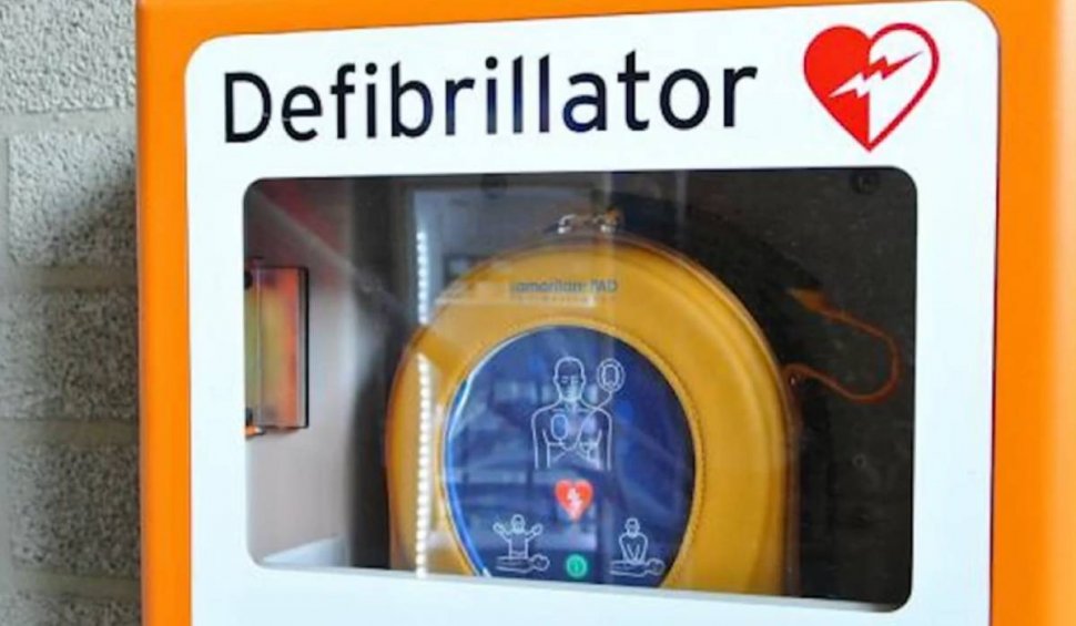 Defibrilator furat de pe stradă, la Braşov. Medicii fac apel la hoţi să aducă înapoi aparatul medical
