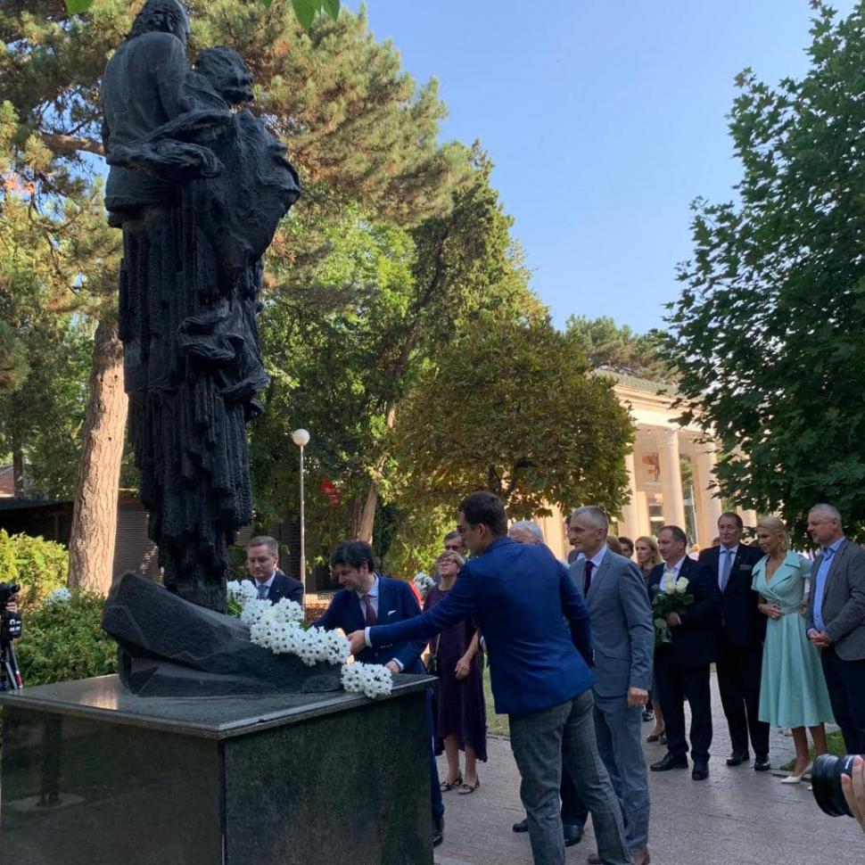 Ministrul Culturii, mesaj de Ziua Limbii Române: ”Identitatea noastră comună a rezistat vremurilor dificile” 855676