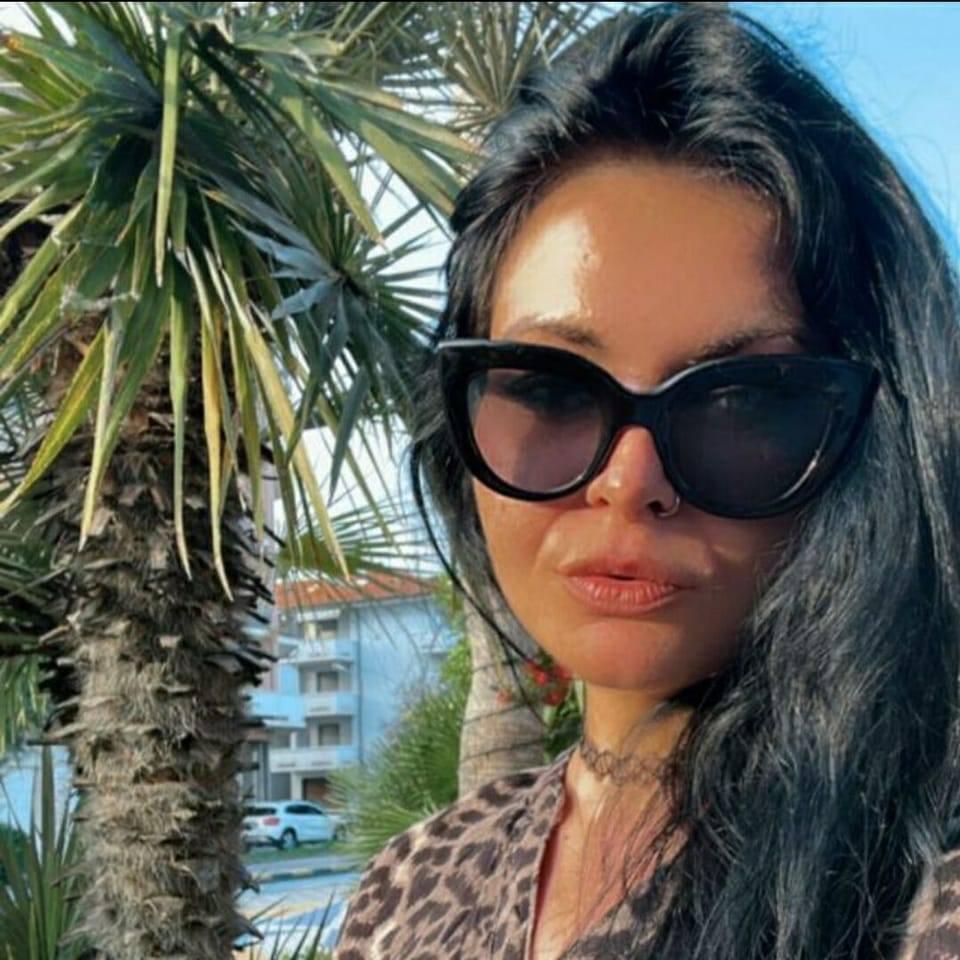 O tânără moldoveancă a fost găsită moartă, pe jumătate dezbrăcată, pe o plajă din Italia 855602