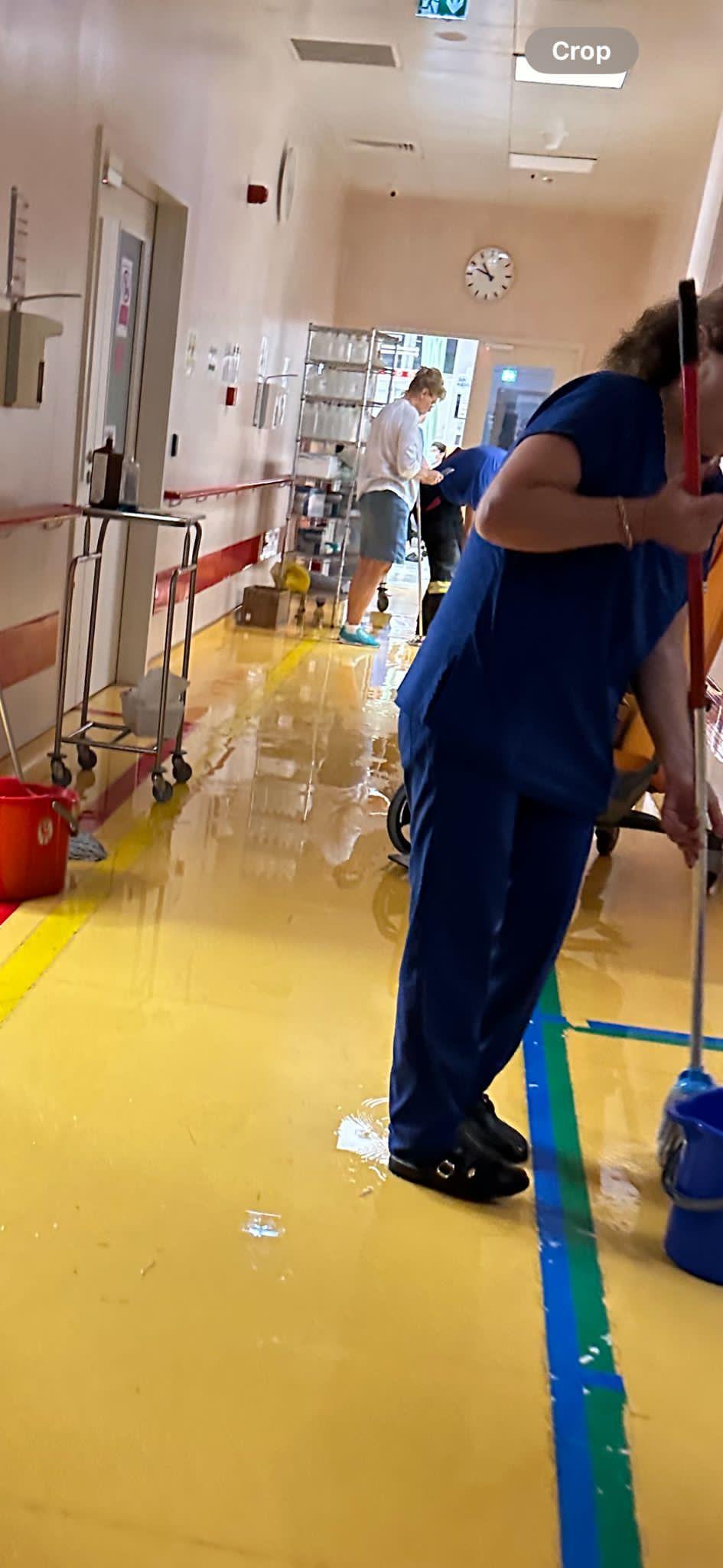 Unitatea de Primiri Urgențe de la Spitalul "Bagdasar Arseni", inundată după ploaia de aseară | Activitatea în UPU a fost reluată 855516