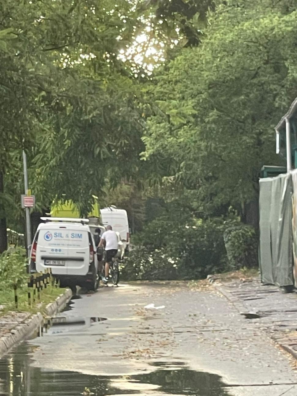 Vijeliile au făcut prăpăd în mai multe zone din ţară. Bucureştiul, blocat din cauza inundaţiilor 855481