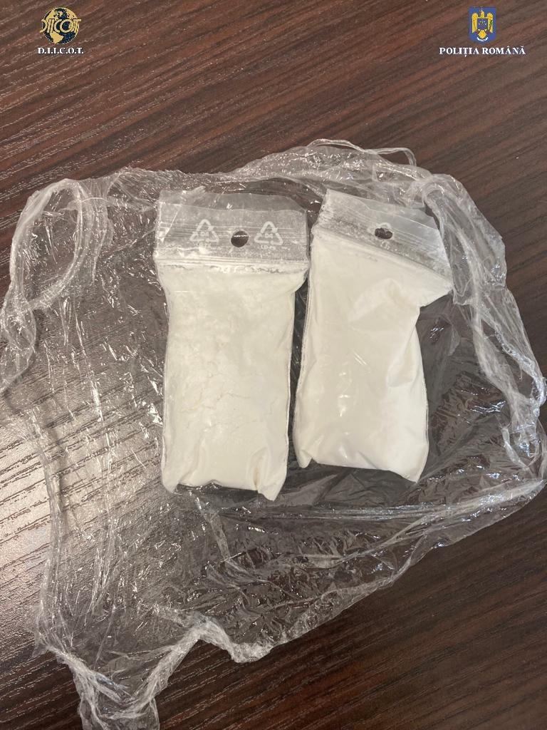 Doi bărbaţi din Constanţa şi Năvodari şi-au făcut o plantaţie de canabis lângă WC şi au vândut droguri toată vara 856050